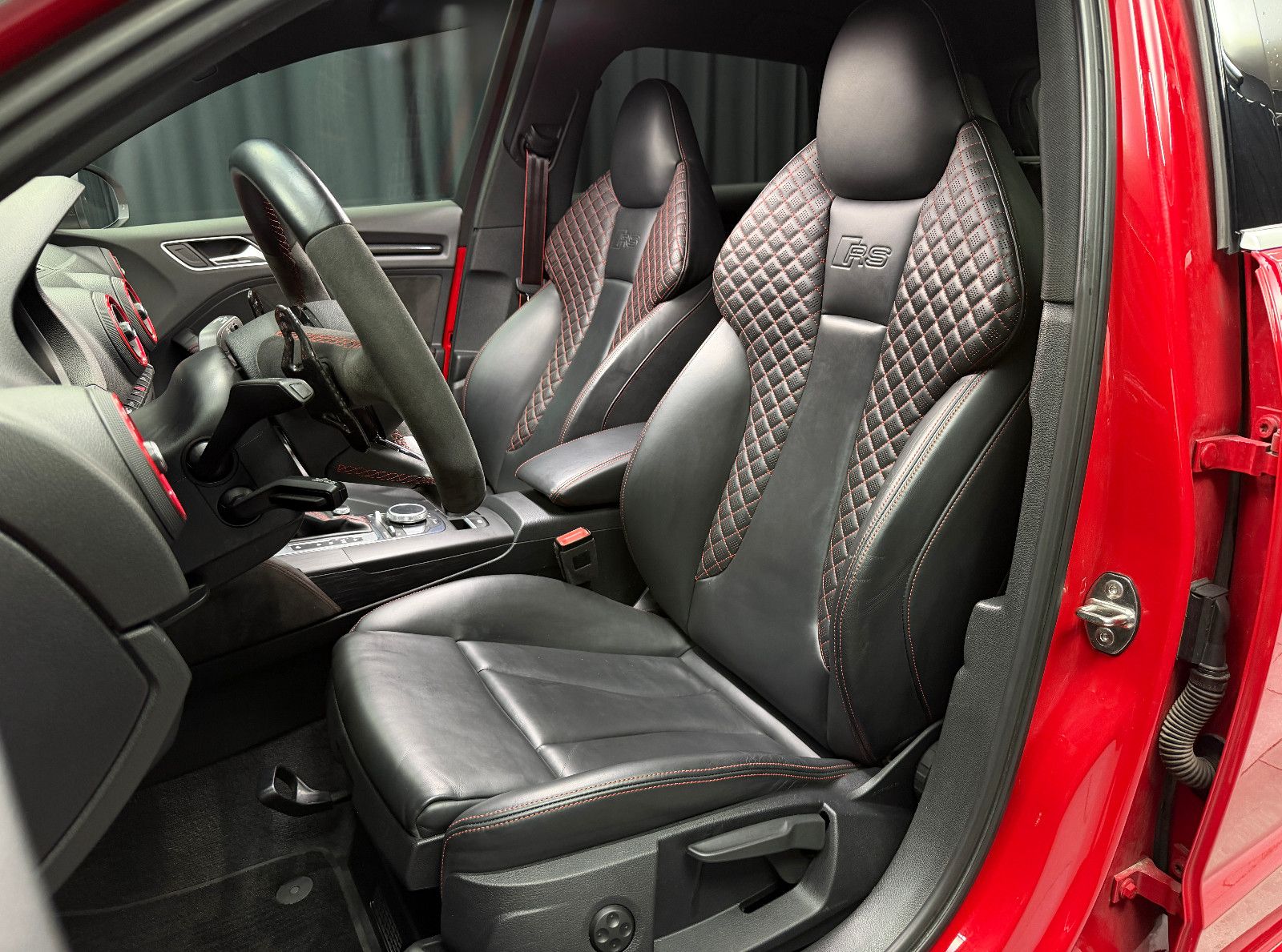 Fahrzeugabbildung Audi RS3 Sportback 2.5 TFSI|EVENTUR|BTMIRS-SITZ|B&O|