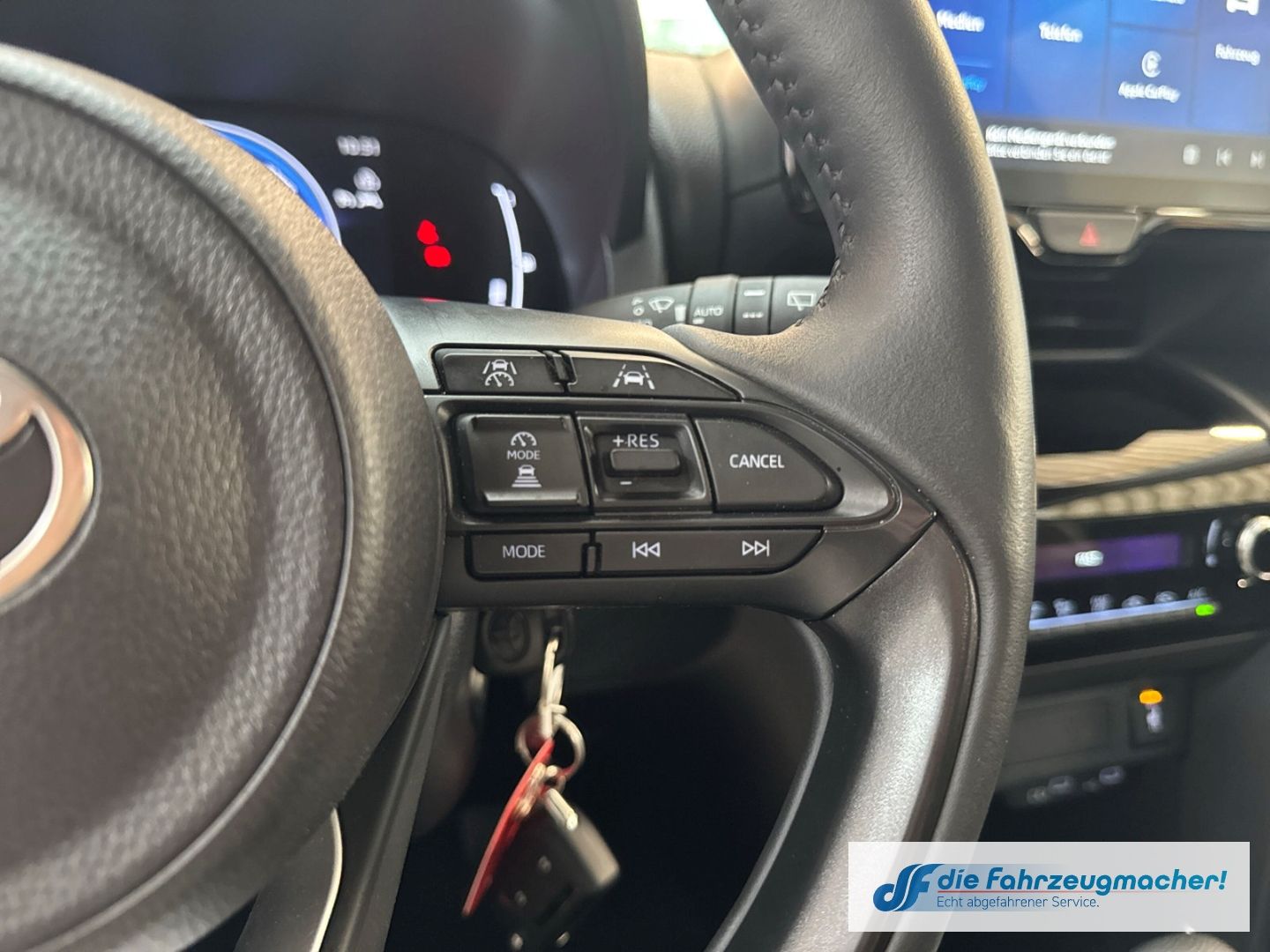 Fahrzeugabbildung Toyota Yaris Cross Hybrid FWD Comfort ACC DAB Spurhalte
