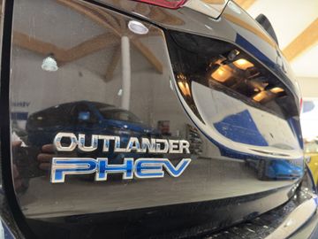 Mitsubishi Outlander PHEV Basis Spirit 4WD