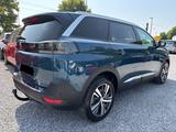Peugeot 5008 Allure ALU/NAVI/Kam180°/AHK/7Sitze ZR neu - gebrauchte Peugeot 5008 aus dem Jahr 2022