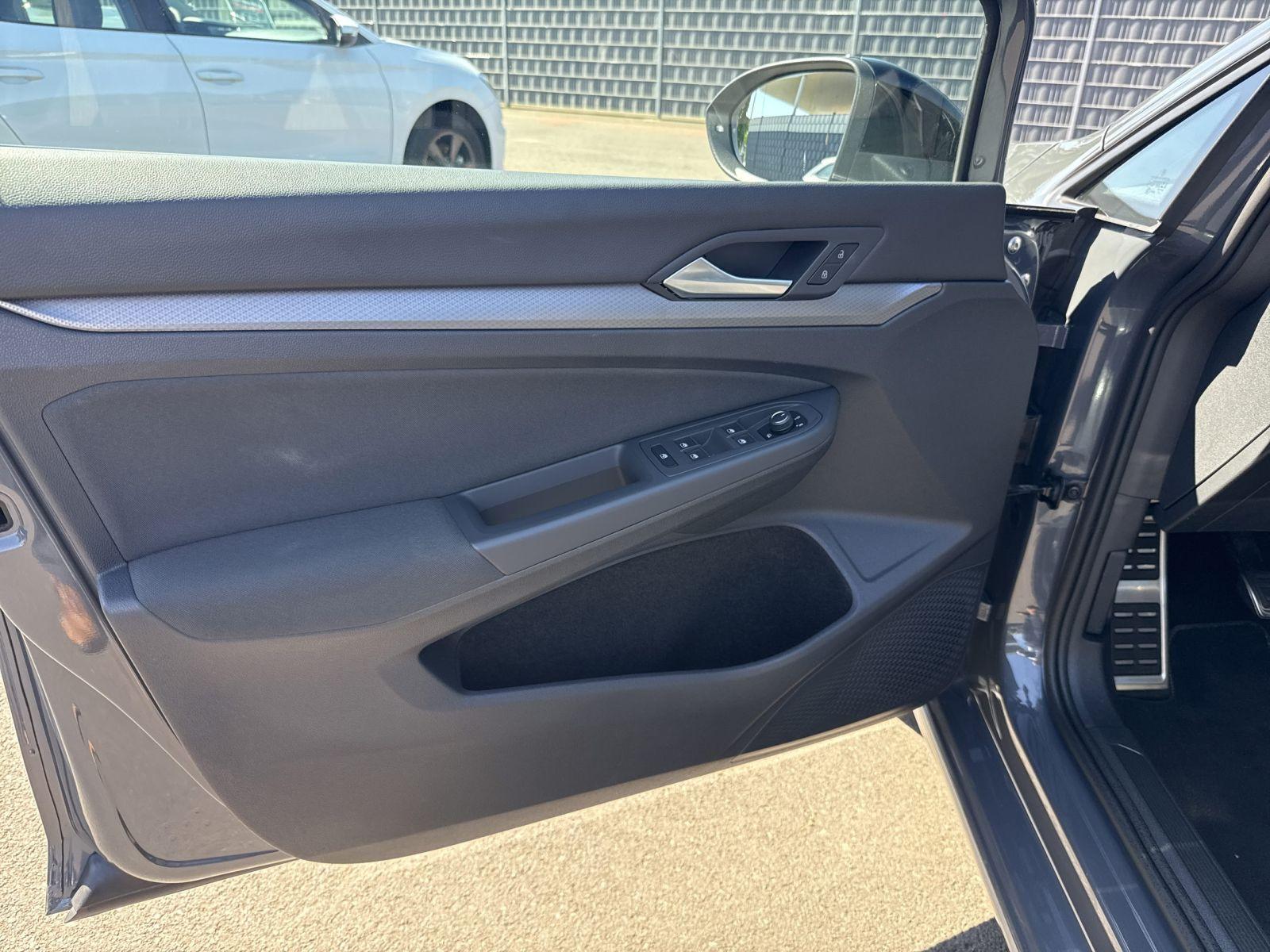 Volkswagen Golf VIII 1.0 TSI Active Navi LED AHK Sitzeizung, миниатюра 14