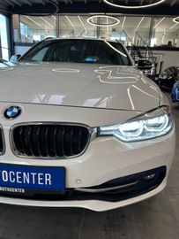 BMW 330 Touring *Sport Line*Navi*Bi Xenon*
