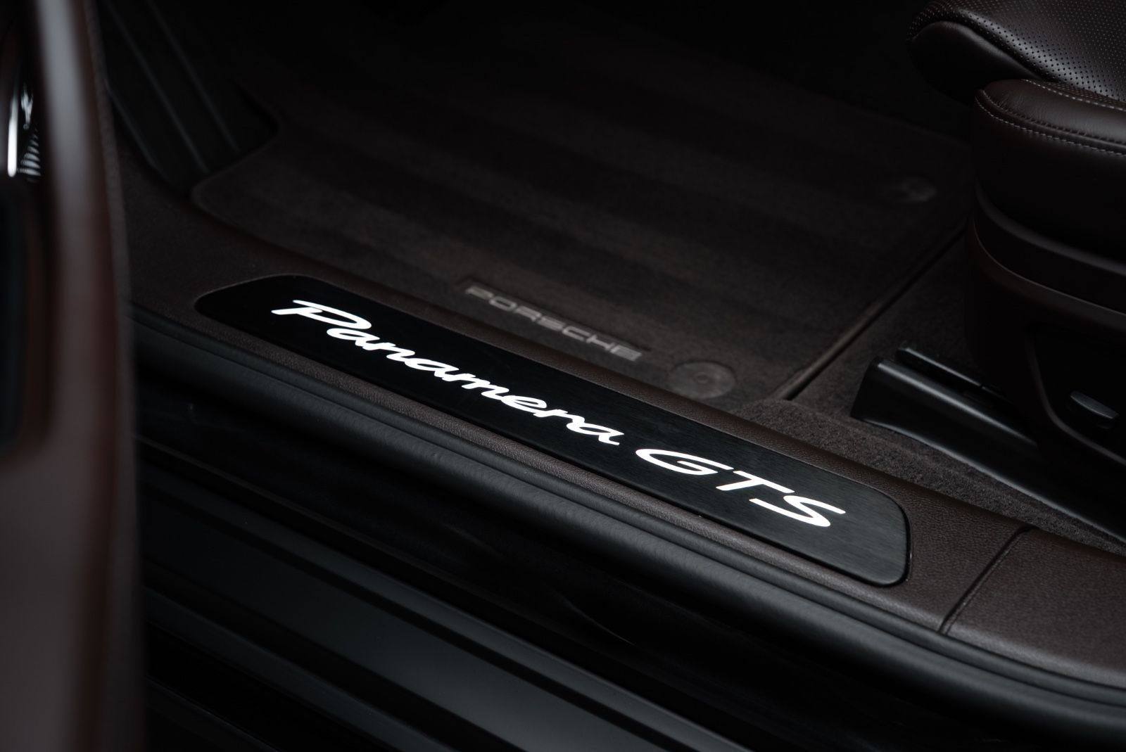 Fahrzeugabbildung Porsche Panamera GTS TOP/NEU/DT. FZG/BURMESTER/PANO