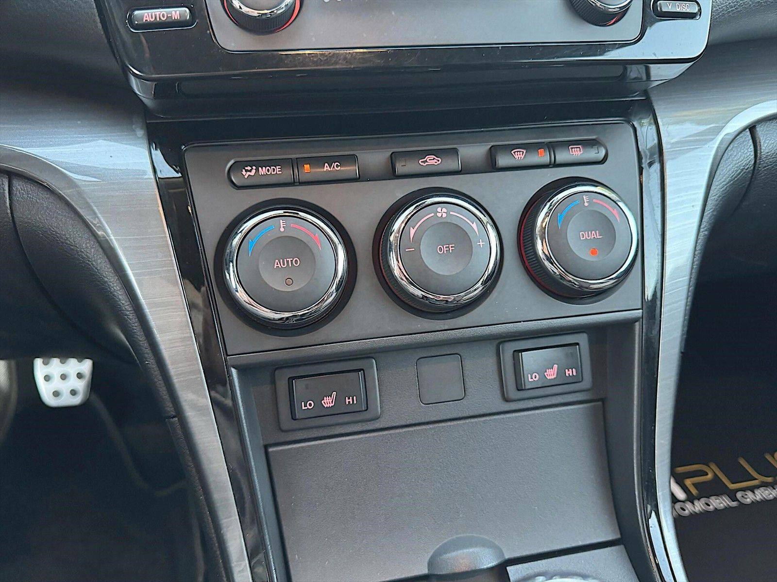Fahrzeugabbildung Mazda 6 Kombi 2.0  Sports-Line *Bi-Xenon*BOSE*Keyless*