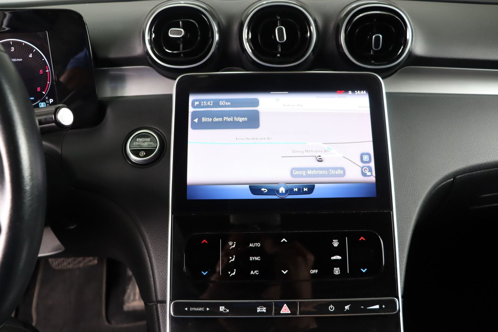 Fahrzeugabbildung Mercedes-Benz C 300 T d Avantgarde * Navi * LED * Sitzhzg.