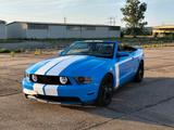 Ford Mustang V8, Cabrio, grabber blue - Ford Mustang aus 2010: Cabrio