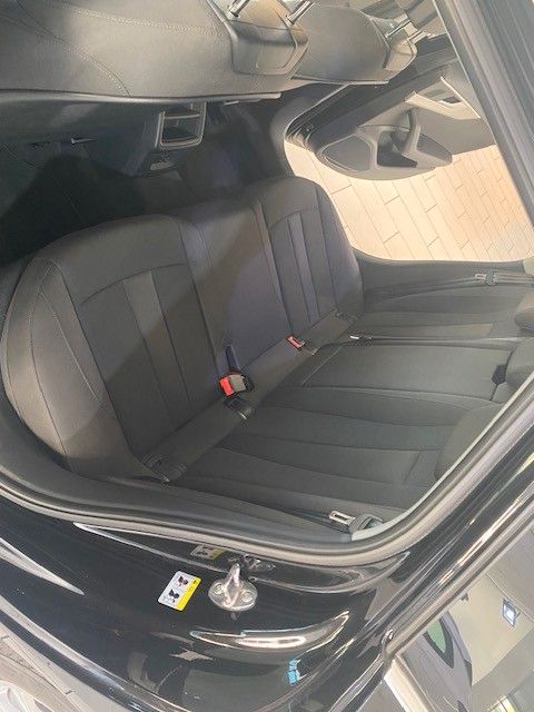 Fahrzeugabbildung Audi A4 Avant 40 TFSI QUATTRO NAVI/LED/KAMERA/SHZ/AHK