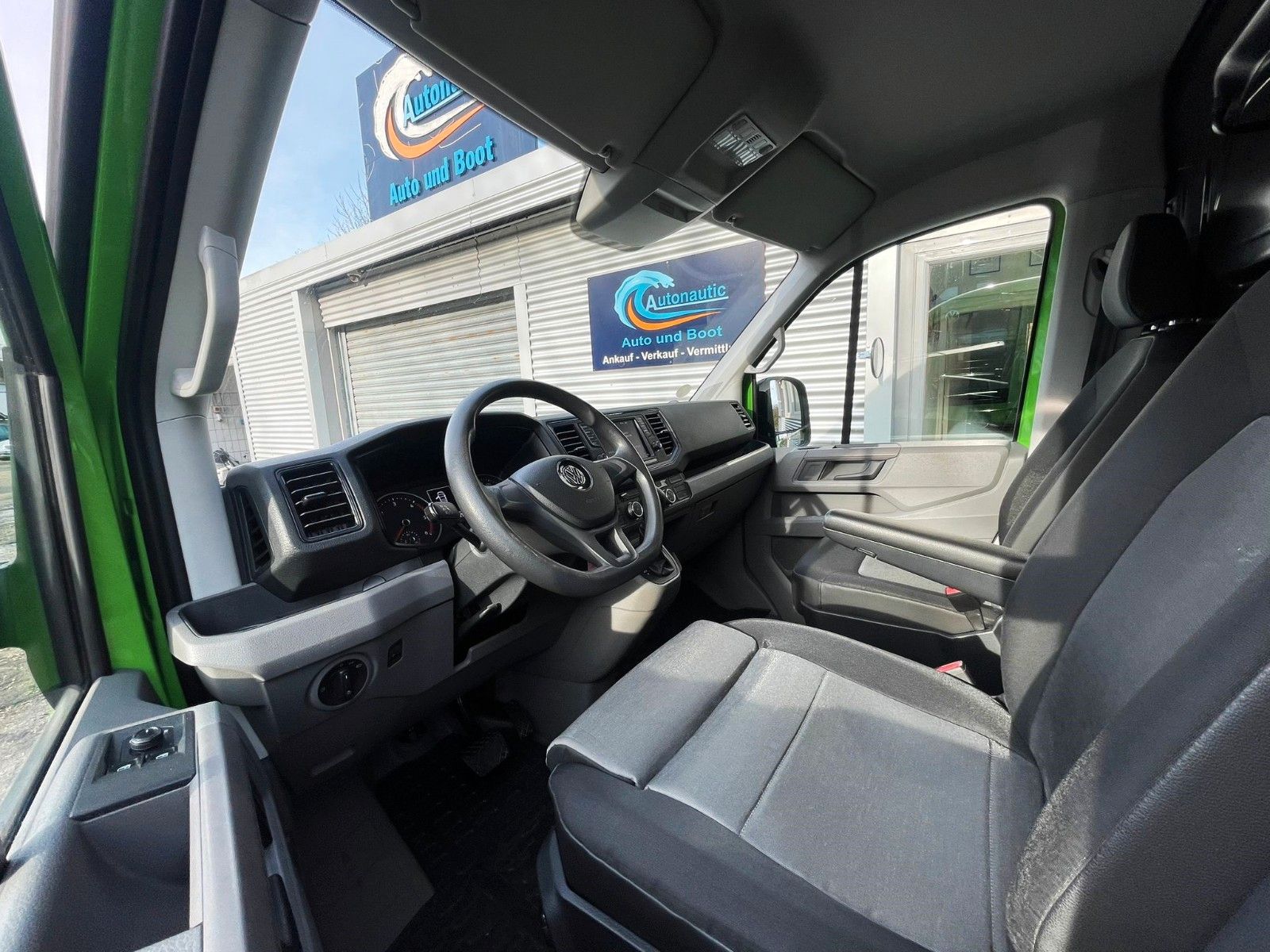 Fahrzeugabbildung Volkswagen Crafter 35 TDI L2 AUTOMATIK CAM SCHWINGSITZ EUR6