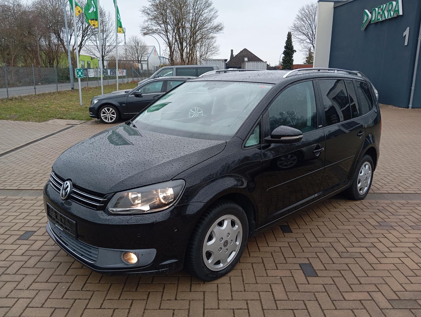 Volkswagen Touran 2.0 TDI DSG Style,7SITZE,AHK,DSG,TÜV NEU