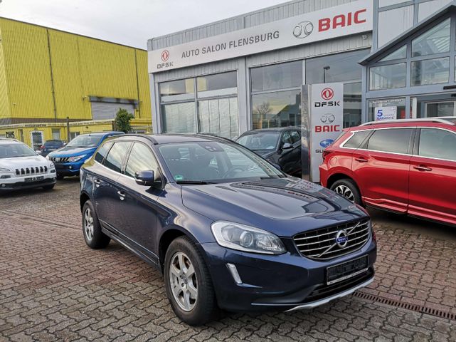 Volvo XC60 Momentum 2WD*Navi*Leder*8-fach bereift*Klim