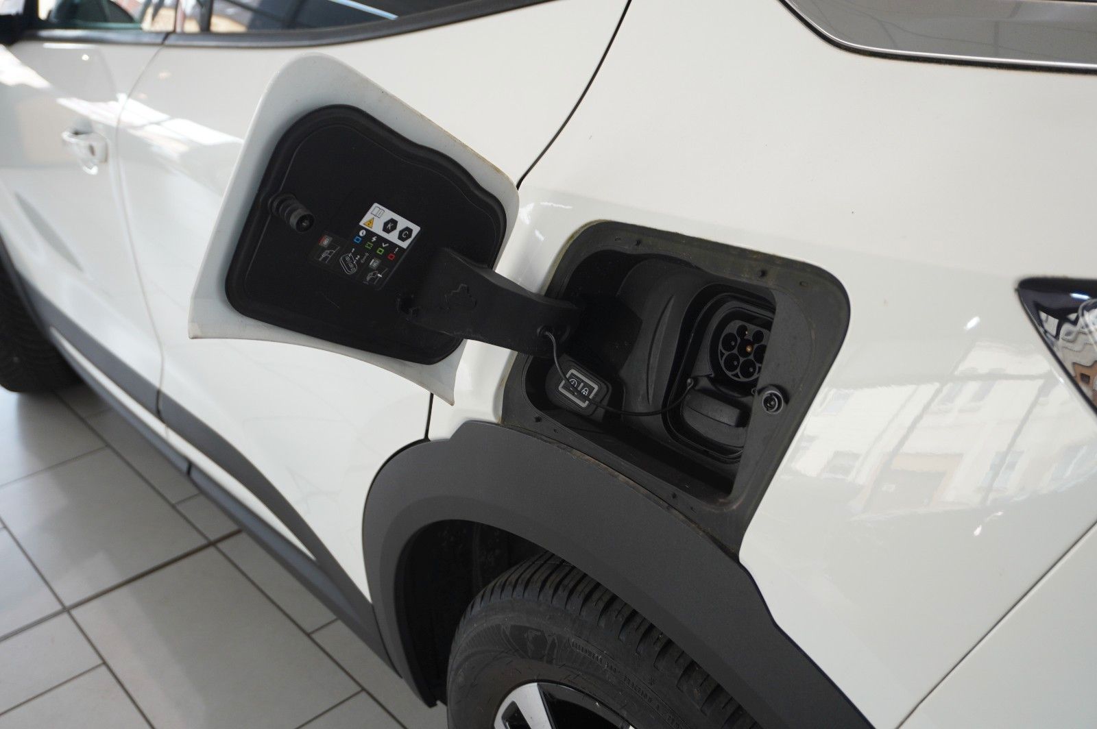 Fahrzeugabbildung Opel Mokka-e ELEGANCE 3-PHASIG NAVI/LED/KAMERA/DAB+