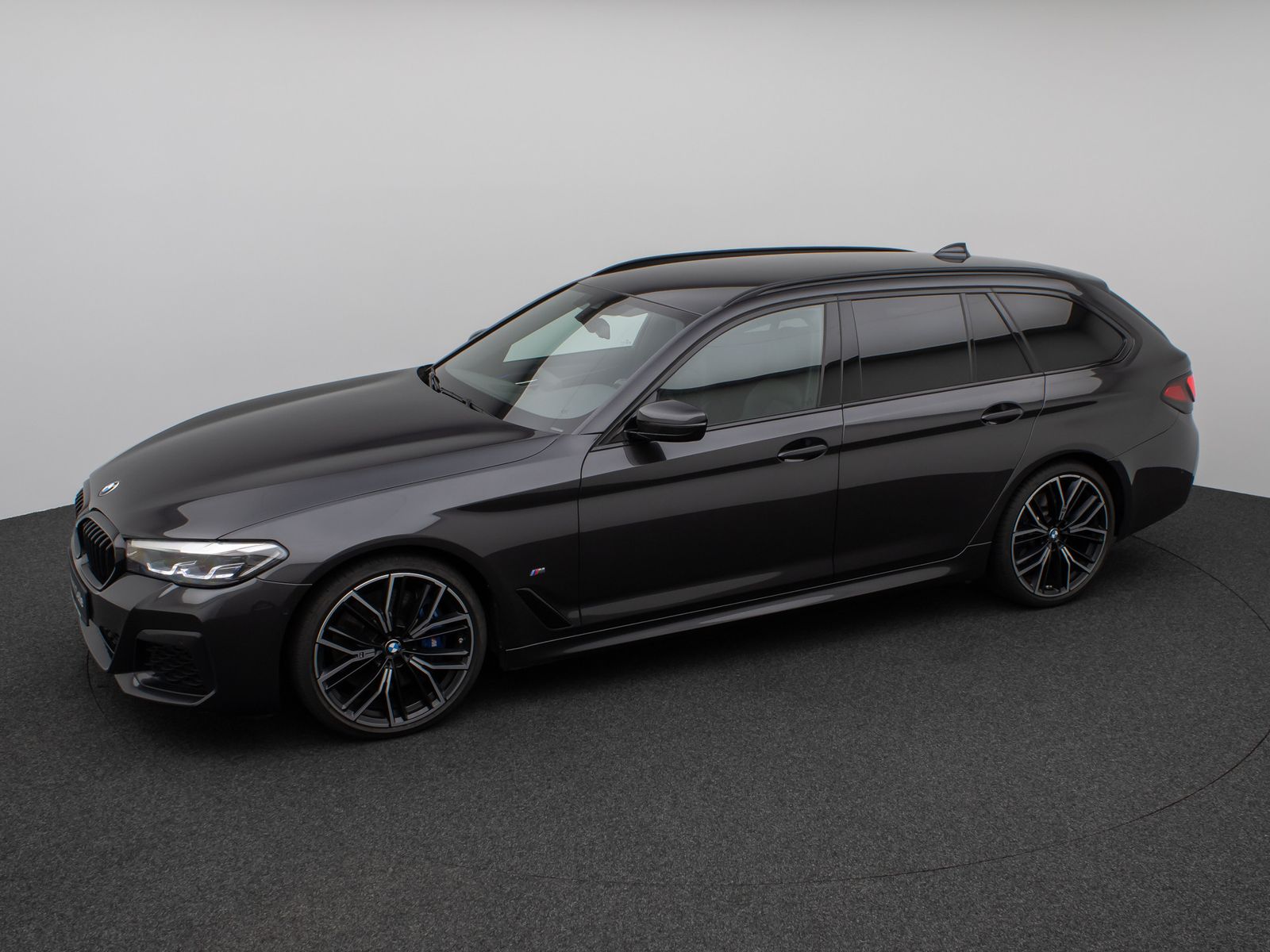 Fahrzeugabbildung BMW 530d xD M Sport DAB CockPitPro PDC Alarm 20Zoll