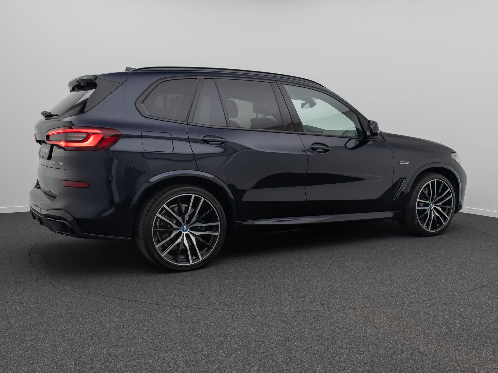 Fahrzeugabbildung BMW X5 xD45e M Sport 360°Laser HUD DAB HiFi AHK 22"