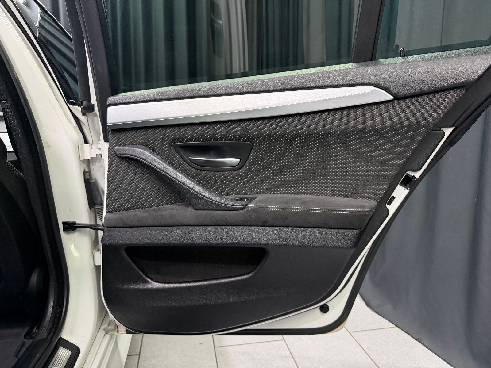 Fahrzeugabbildung BMW 520 d Touring|M-Paket|HIFI|PDC|Komfortzugang