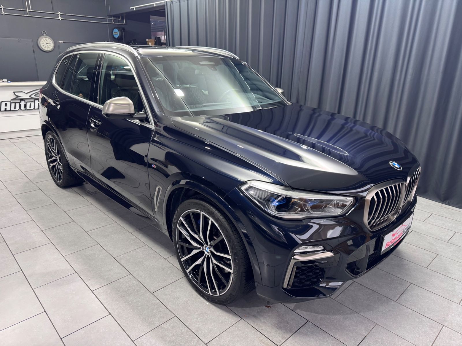 Fahrzeugabbildung BMW X5 M50d |LUFT|LASER|22-ZOLL|PANO|HEAD-UP|AHK