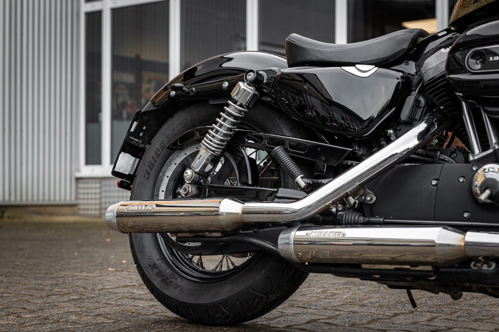 Fahrzeugabbildung Harley-Davidson XL1200X SPORTSTER FORTY-EIGHT - Miller Auspuff -