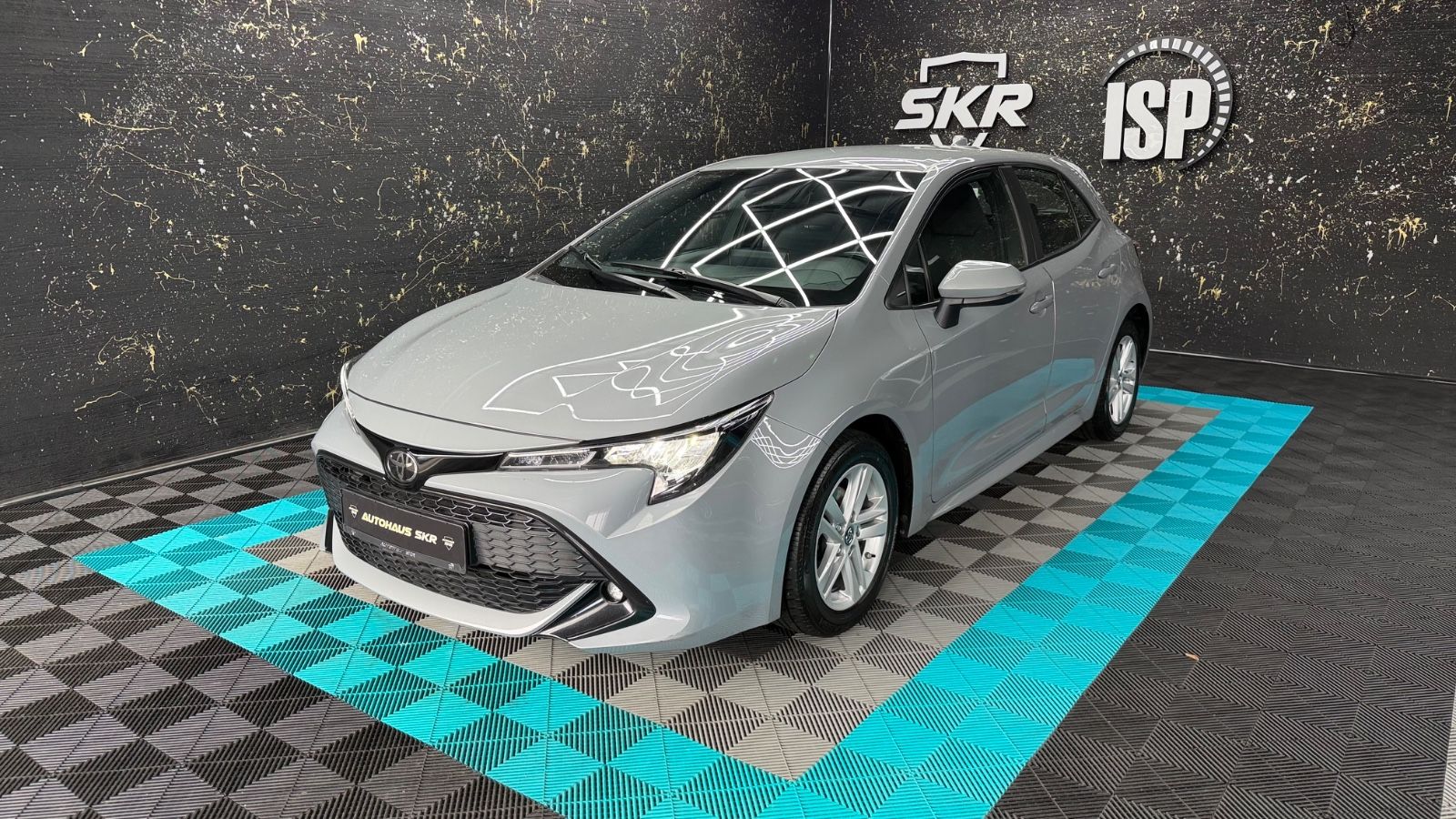Toyota Corolla - 1