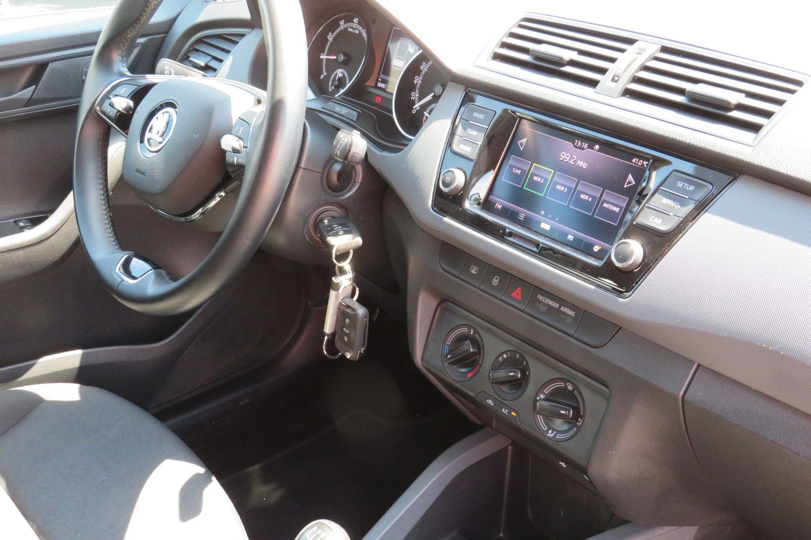 Fahrzeugabbildung SKODA Fabia Combi ALU16`PDC NEBEL APP-CONNECT 1.H