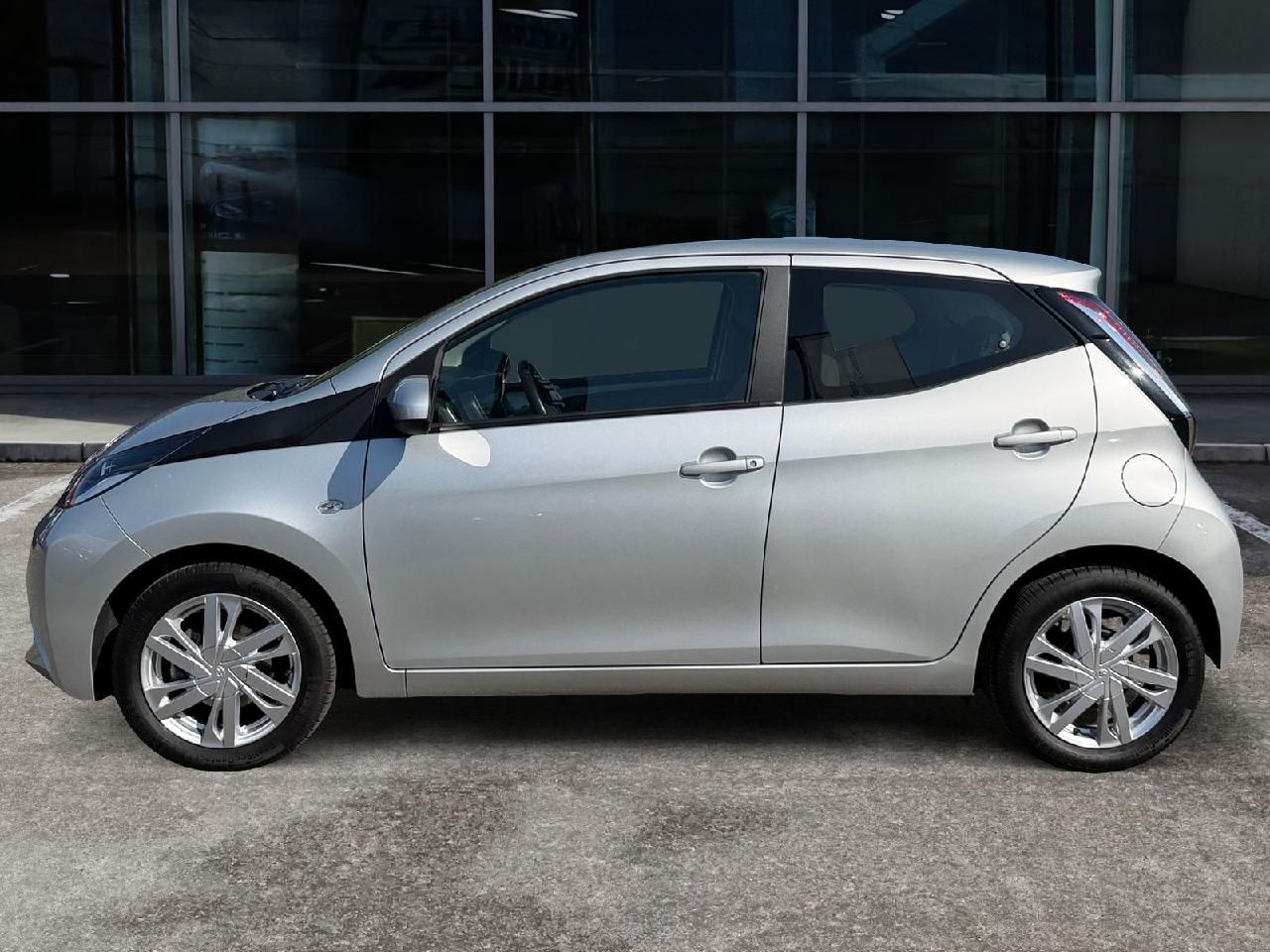 Fahrzeugabbildung Toyota AYGO x-play touch