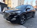 Hyundai Tucson Trend 4WD*EU6*2HA*TüV 02/27*SHZ*PDC*TEMPO - Hyundai mit Benzin-Antrieb: Eu