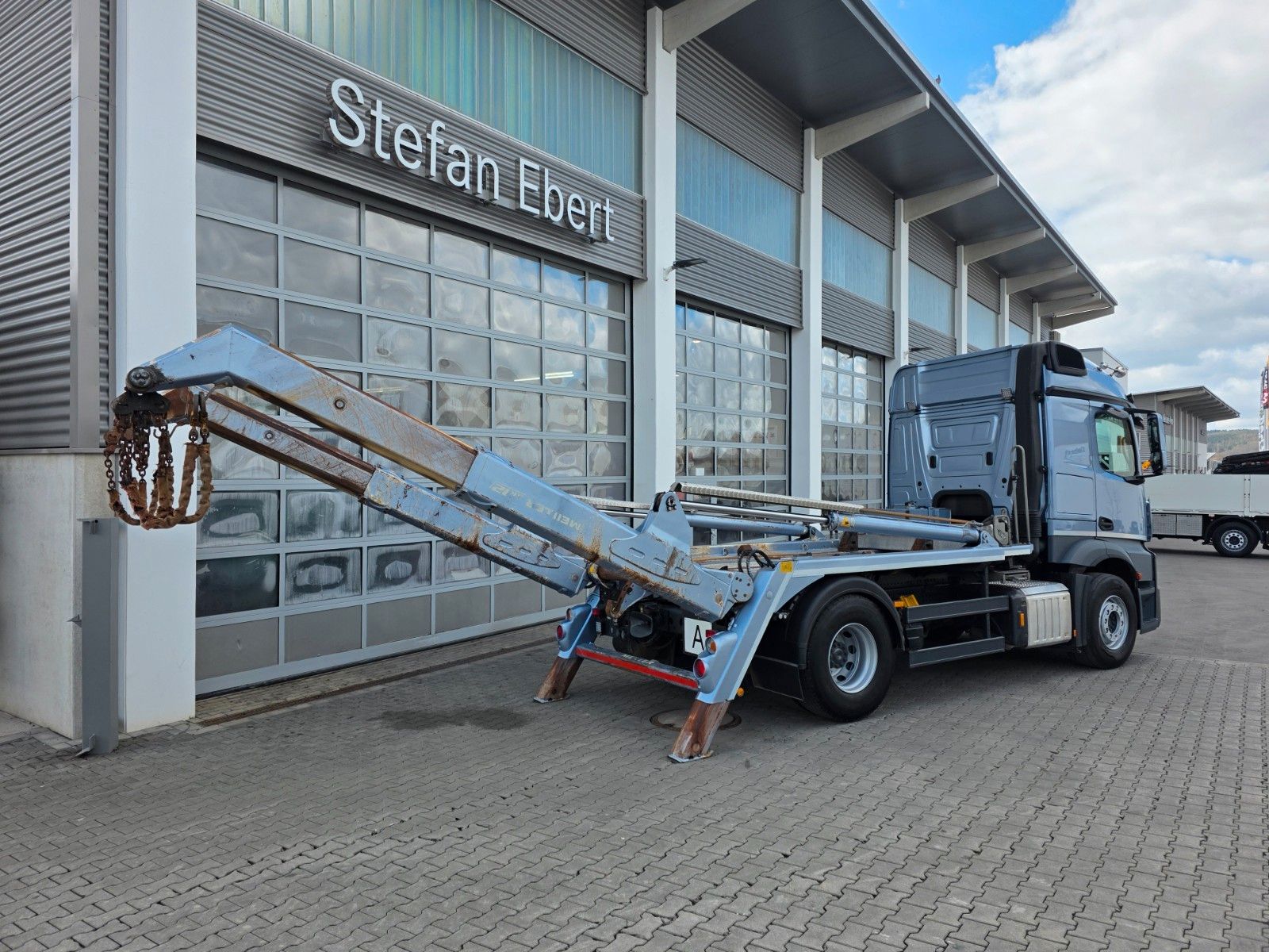 Fahrzeugabbildung Mercedes-Benz Actros 1848 L 4x2 Meiller AK 12. T Funk AHK