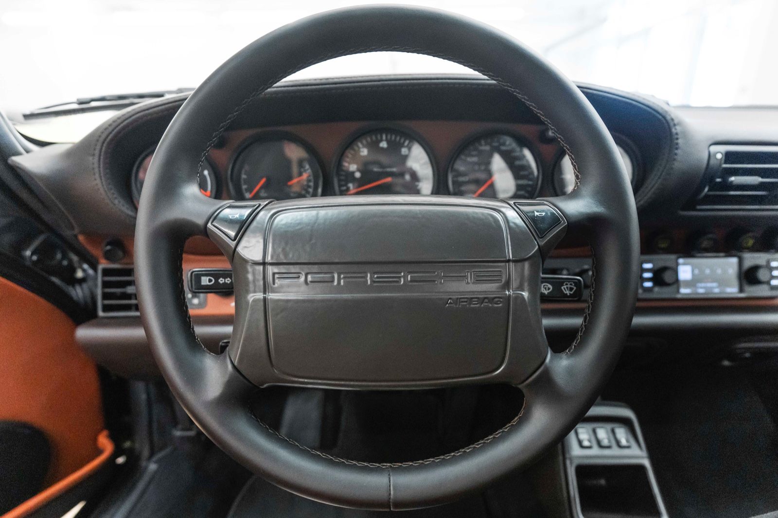 Fahrzeugabbildung Porsche 964 TURBO COUPE TOPZUSTAND REVIDIERT GUT. 1-