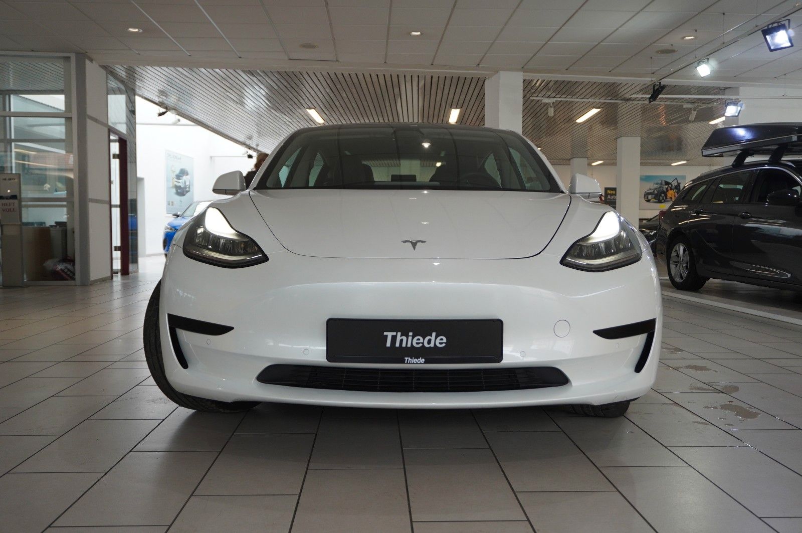 Fahrzeugabbildung Tesla Model 3 Standard Range Plus NAVI/KAMERA/SH/PANO