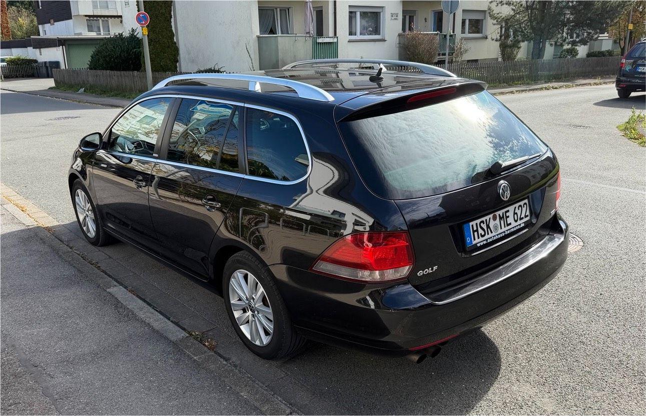 Volkswagen Golf 2011 — interior