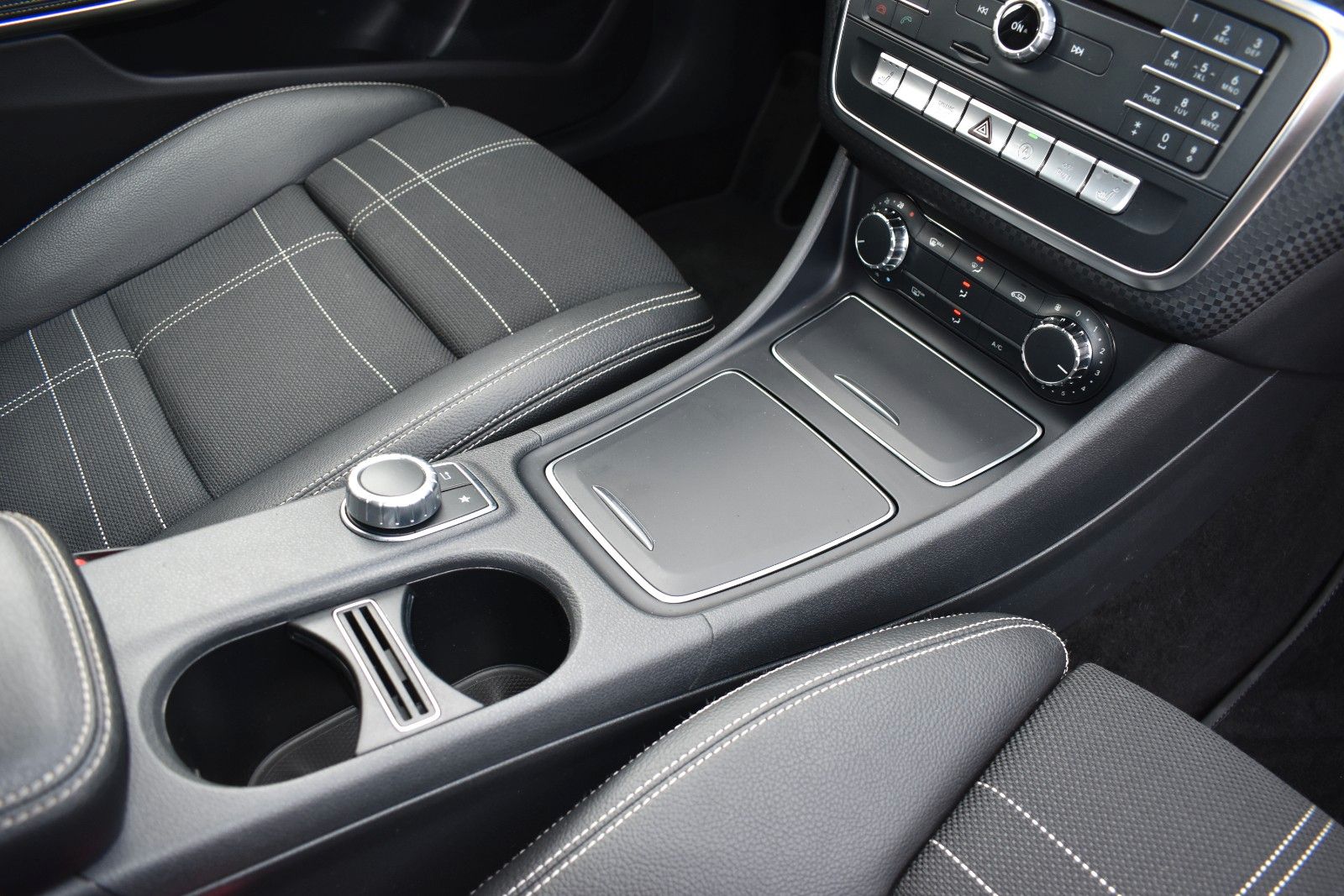Fahrzeugabbildung Mercedes-Benz A 180 BlueEfficiency Urban Autom. Navi Kamera