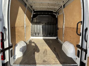 Fotografie des Opel Movano 2.3 D L2H2