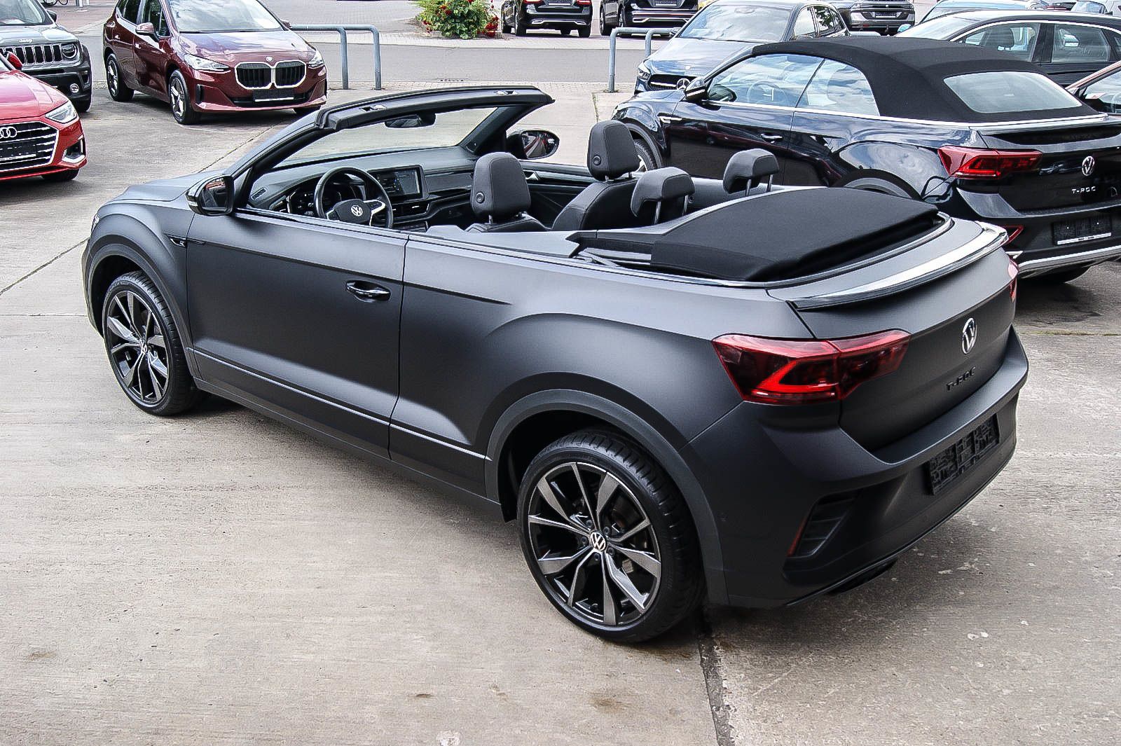 Fahrzeugabbildung Volkswagen T-Roc Cabriolet R-Line Edition Black limited 999