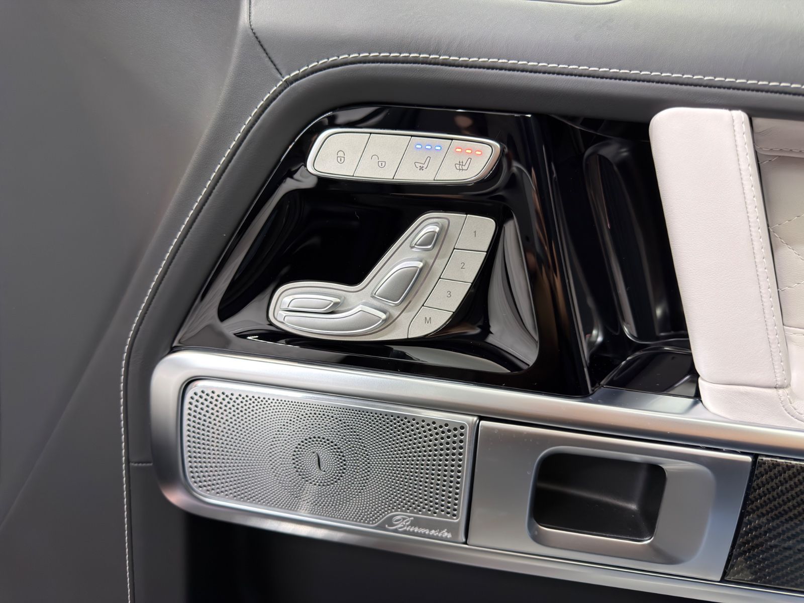 Fahrzeugabbildung Mercedes-Benz G 63 AMG|MY26|A22|PERFORMANCE|TV|VOLL|CARBON|