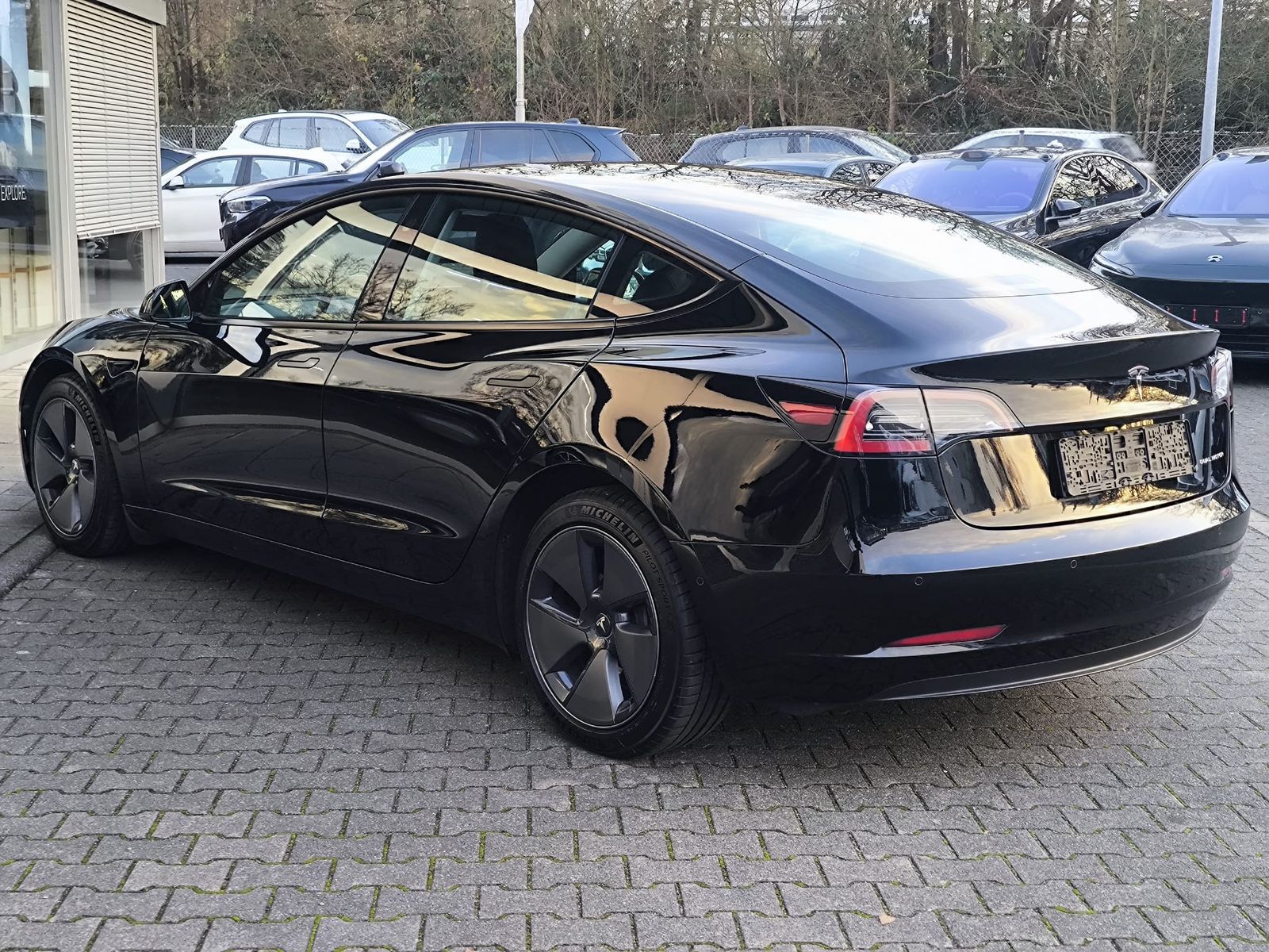 Fahrzeugabbildung Tesla Model 3 Long Range Dual AWD PANO+STDHZ+LED+ACC+