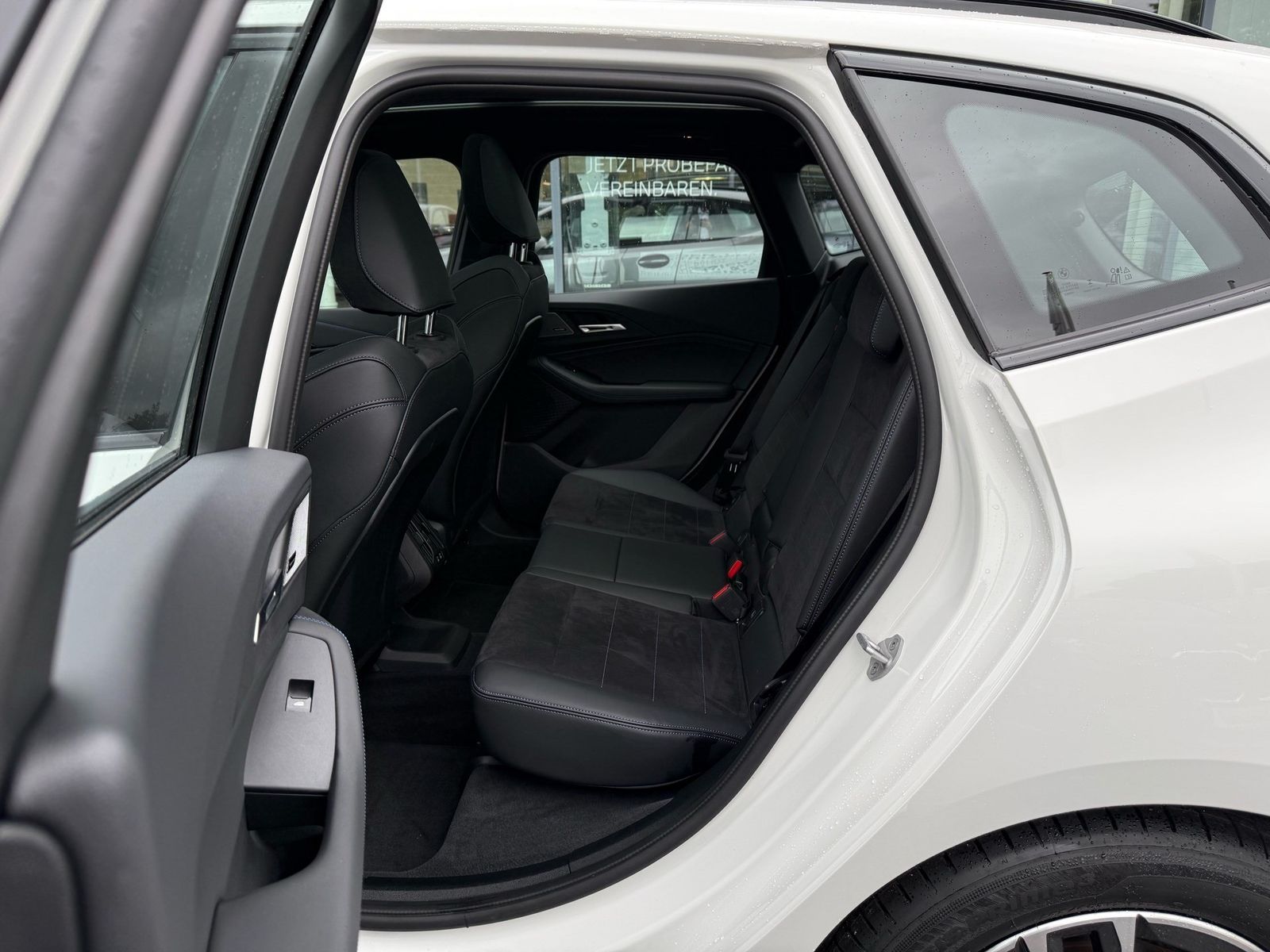 BMW 223 Active Tourer - Bild 18