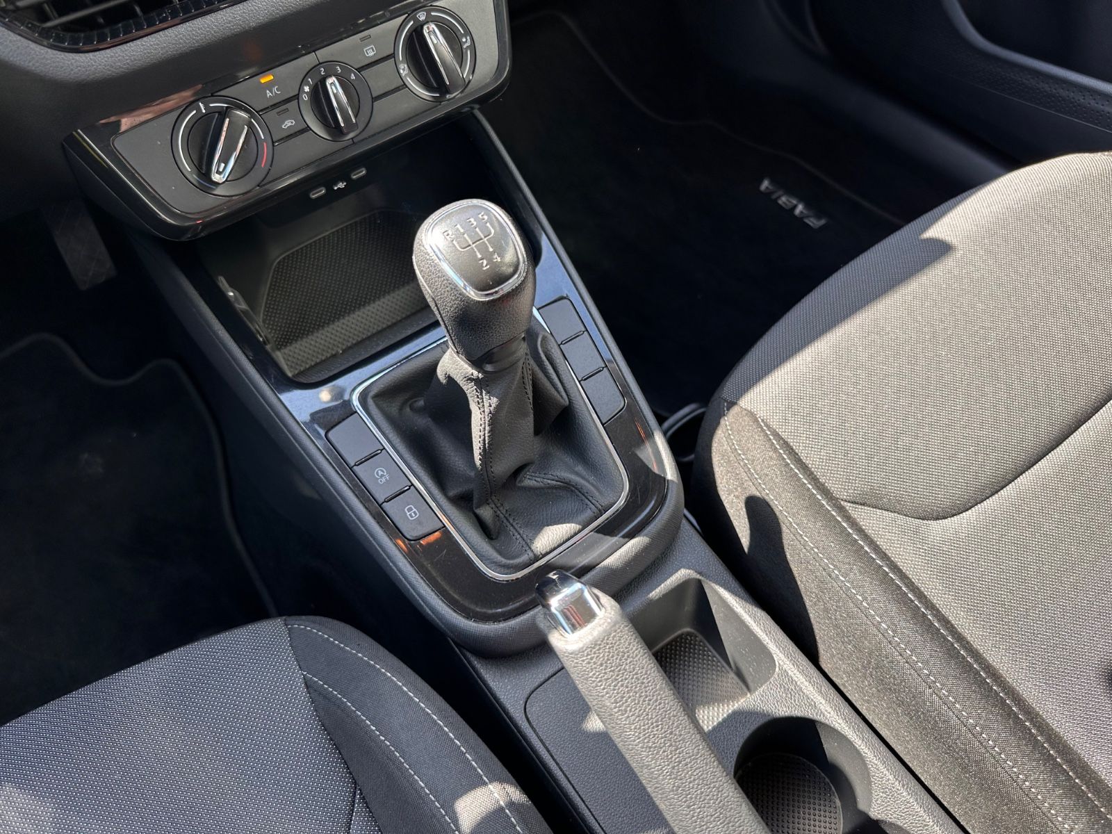 Fahrzeugabbildung SKODA Fabia 1.0 MPI Ambition APP/Klima/GJR
