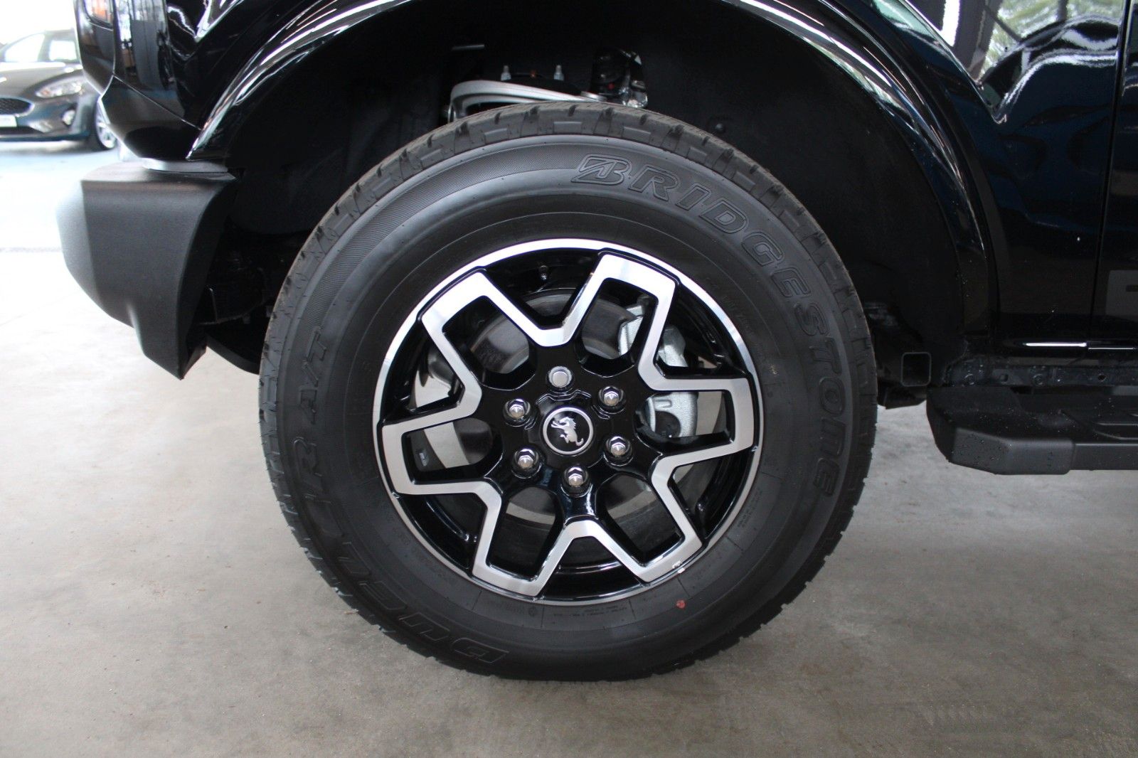 Fahrzeugabbildung Ford Bronco 2.7 l V6 Outer Banks 4x4 Automatik 1ST ED