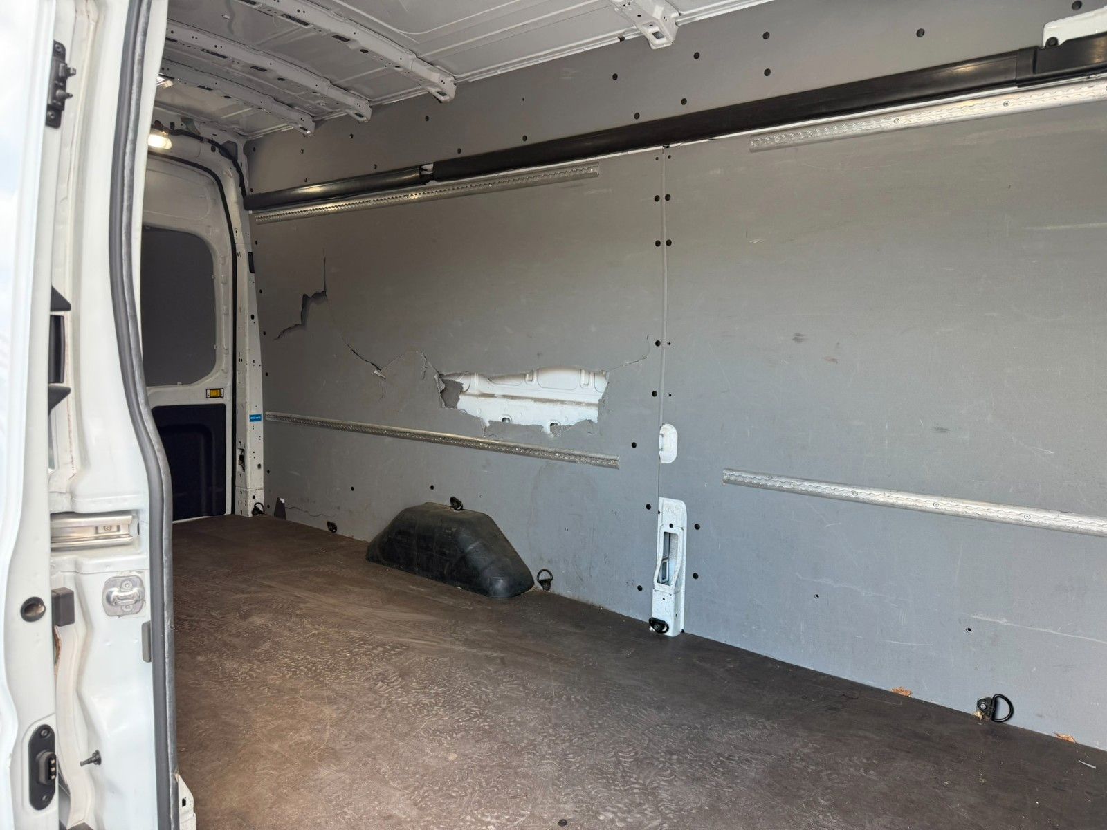 Fahrzeugabbildung Ford Transit Kasten 350 L4 Trend