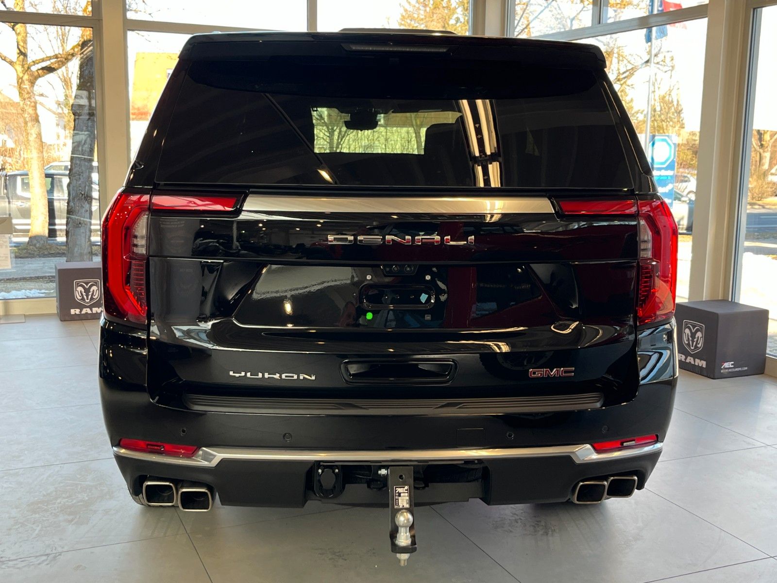 Fahrzeugabbildung GMC Yukon Denali 6.2 V8*Luftfed.*360°*Head-Up