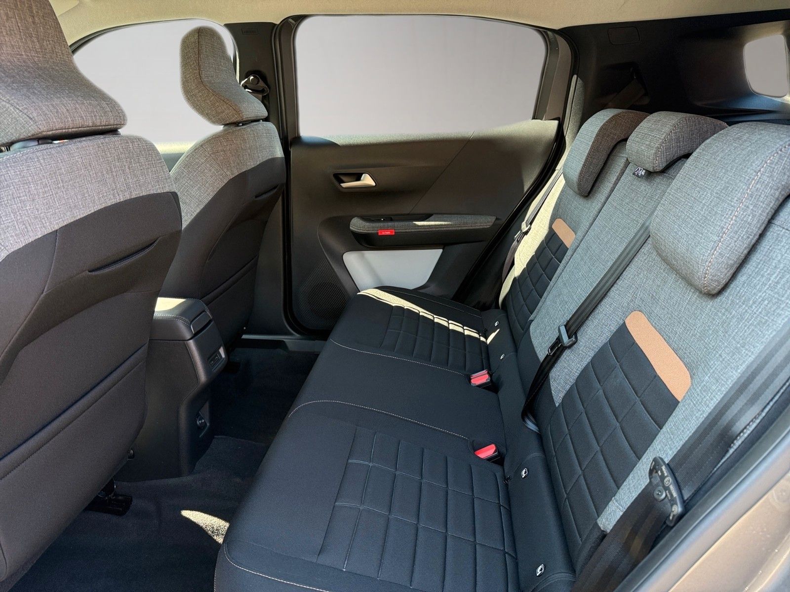 Fahrzeugabbildung Citroën C3 Aircross Hybrid 145 PLUS*Ganzjahresreifen
