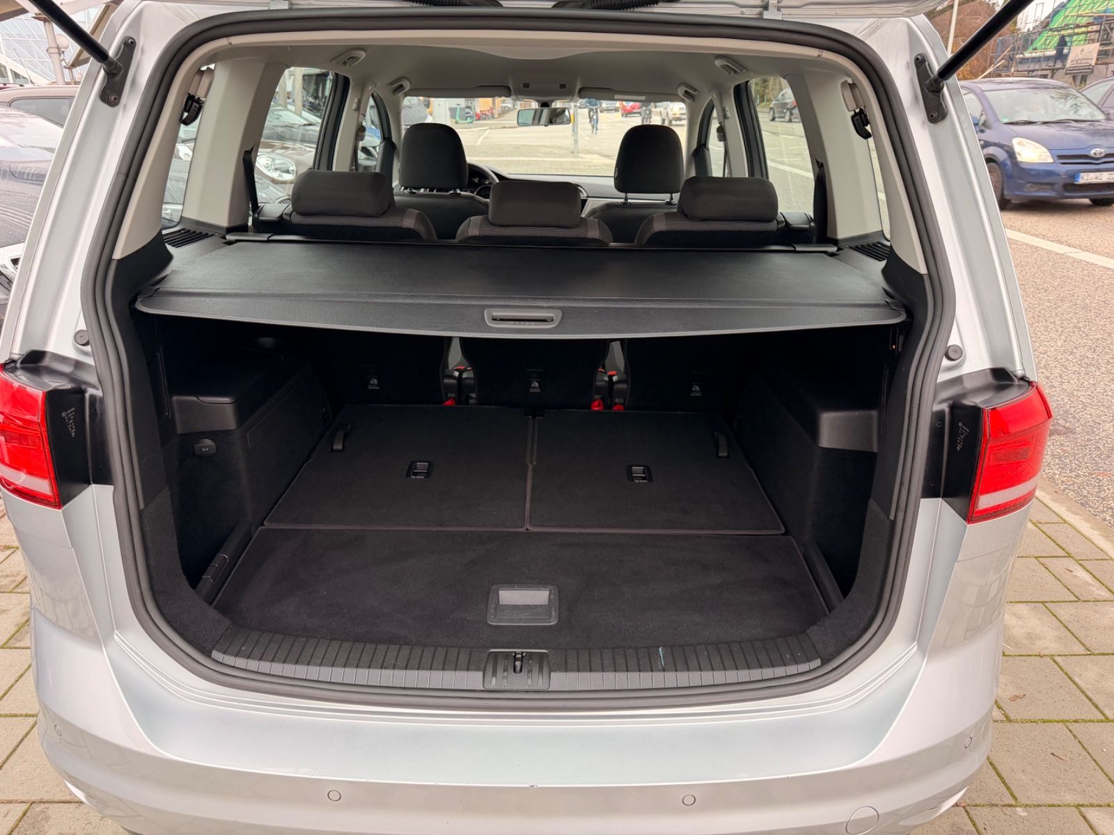 Touran Trendline *7-Sitze*Tempomat*ParkPilot*