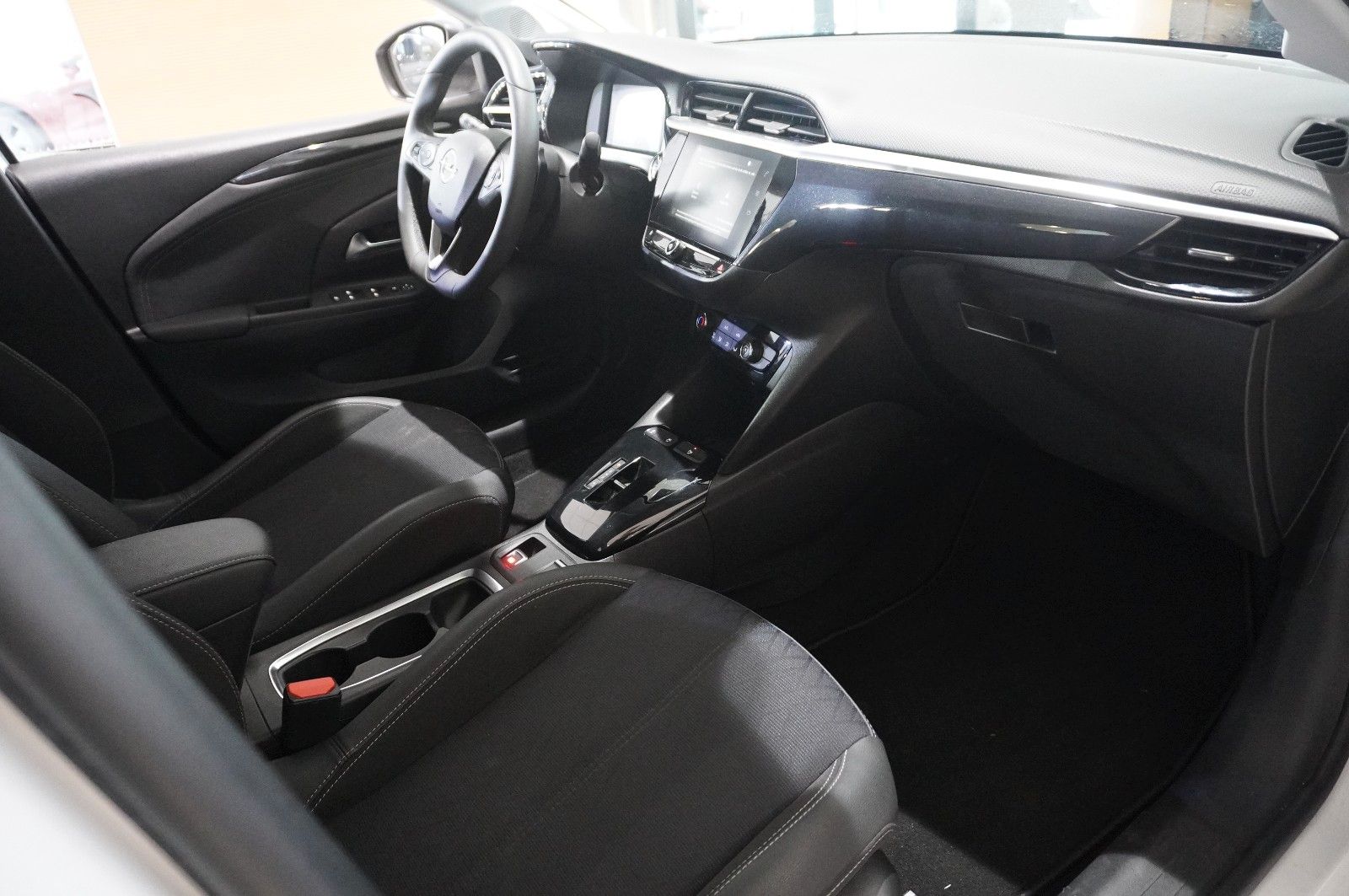 Fahrzeugabbildung Opel Corsa F 1.2T ELEGANCE NAVI/LED/VIRT/KAMERA/SPORT
