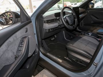 Ford Mustang Mach-E GT Allrad Panoramad. Digi-Cockpit