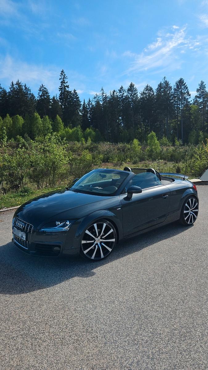 Audi TT Roadster 2.0 TFSI S tronic quattro -