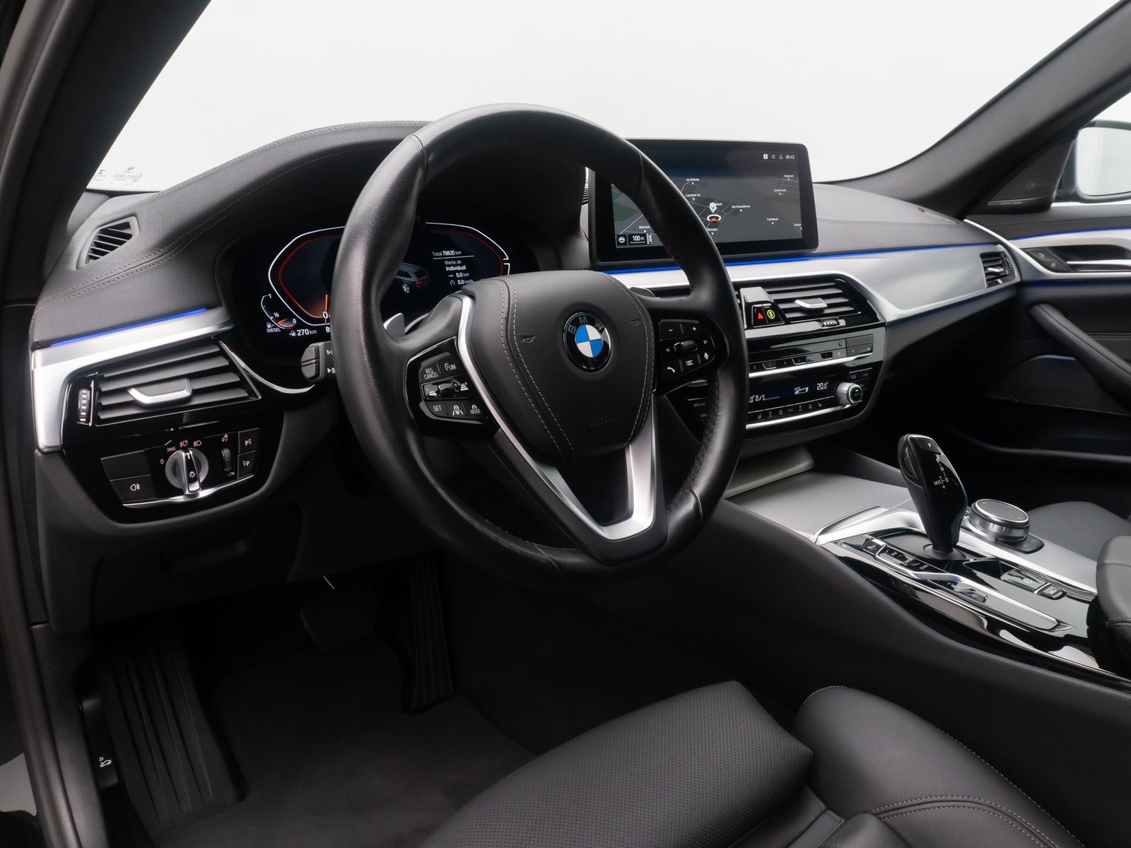 Fahrzeugabbildung BMW 530d HUD 360&deg; Laser DAB H/K AHK Sport 18Zoll