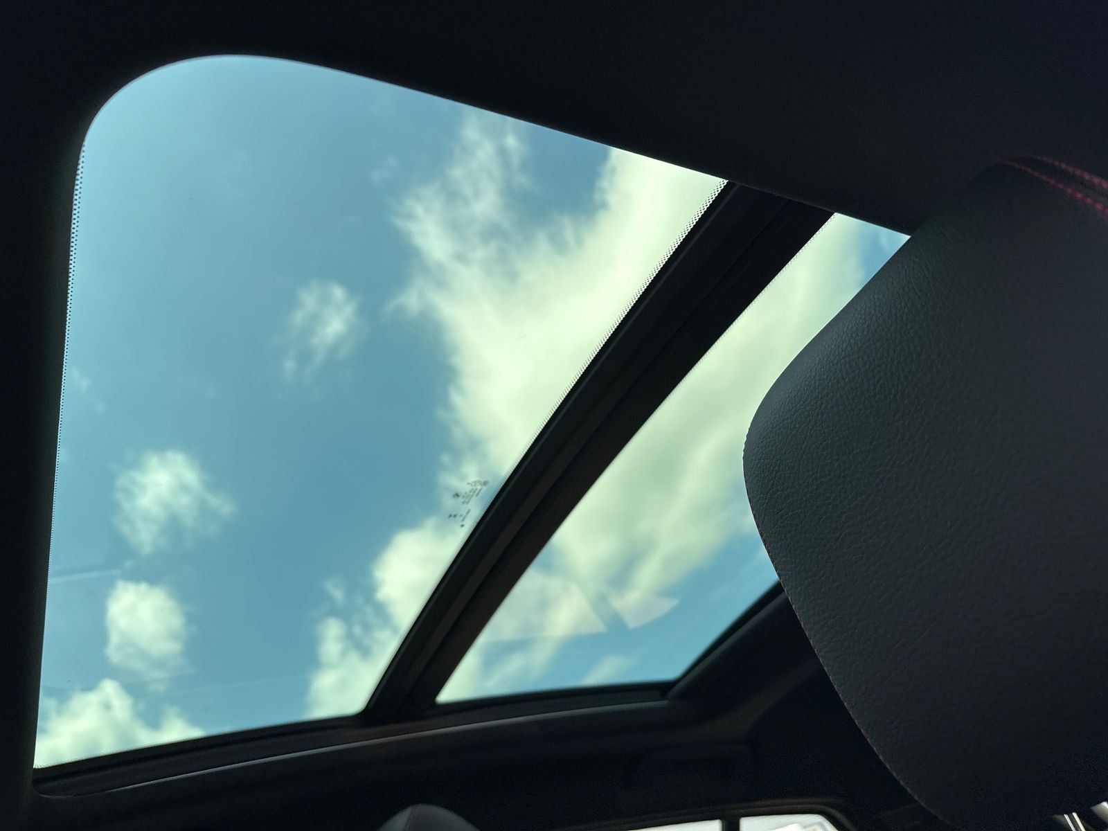 Fahrzeugabbildung BMW 128 ti Sport-Aut. NAV+LED+PANO+HUD+SHZ+PDC+DAB