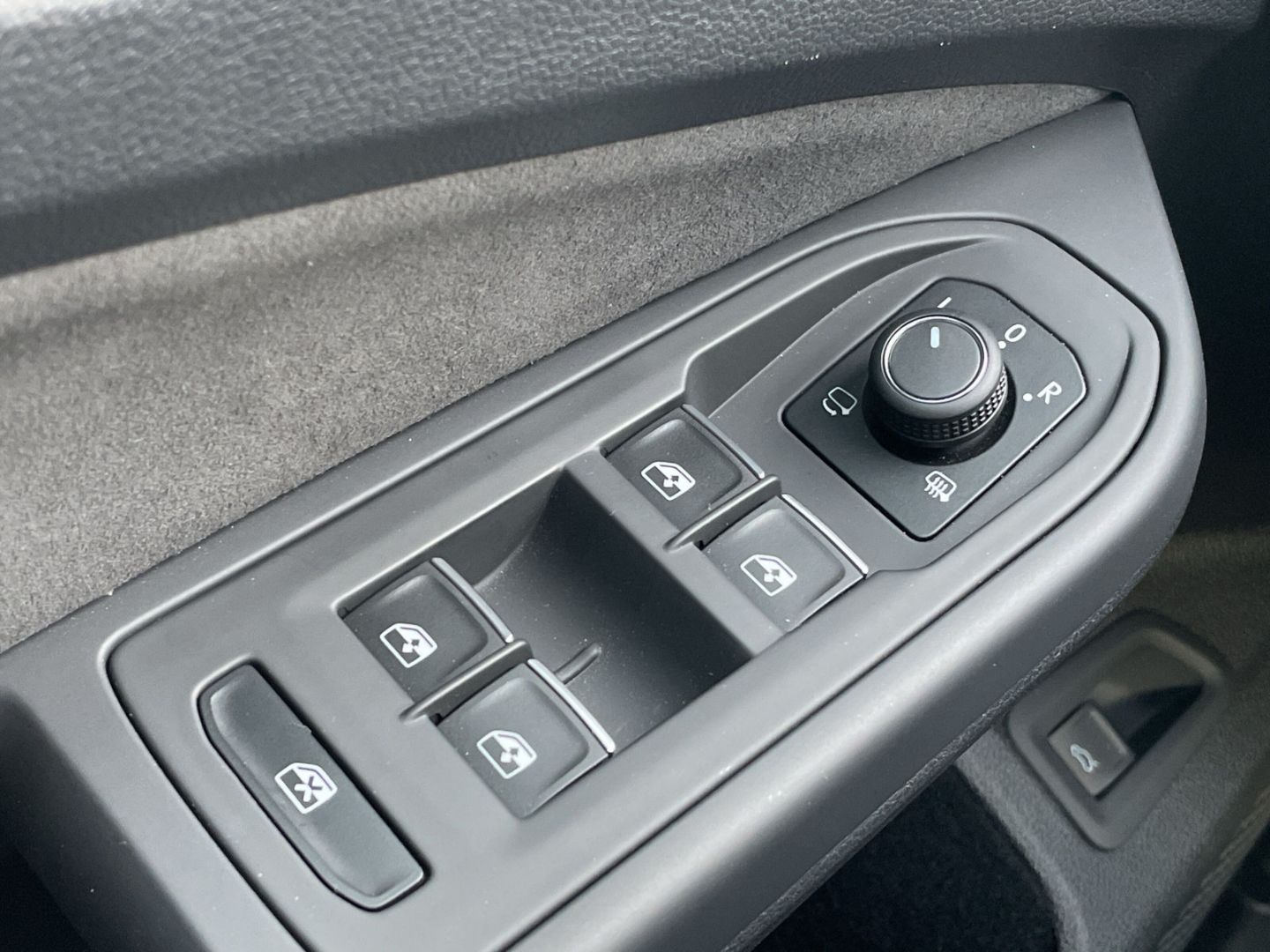 Golf Variant VIII 2.0 TDI DSG R-Line AHK/Kamera/