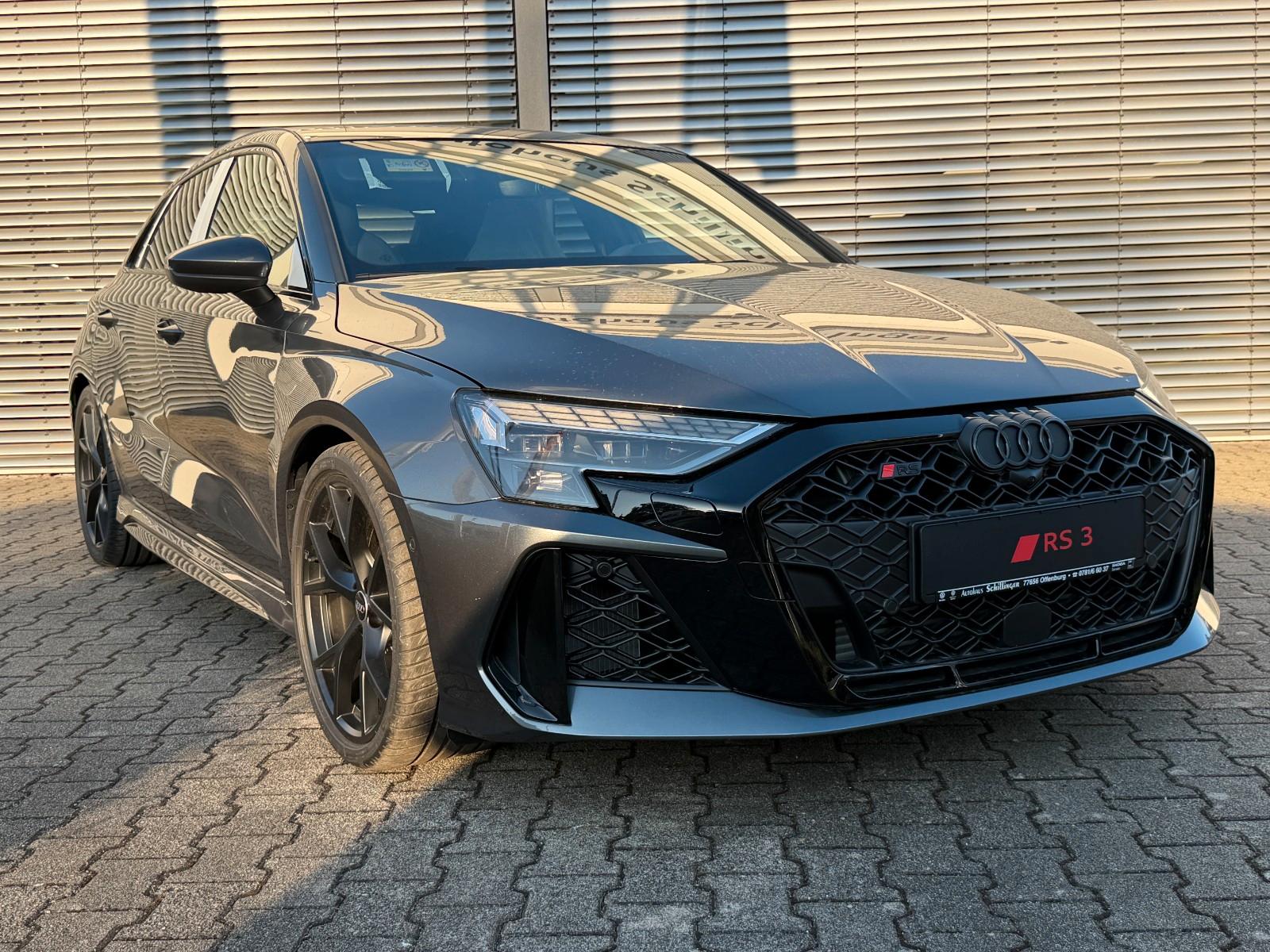 Audi RS3 Sportback 294 kW/ 5 Jahre Garantie, Pano