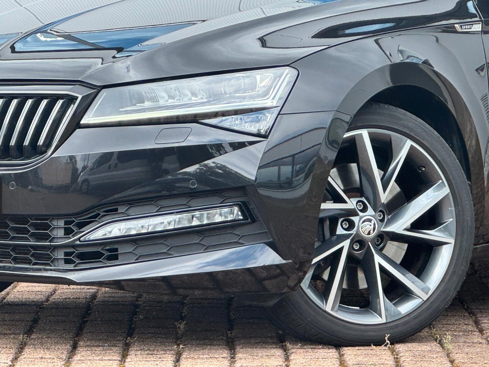 Skoda Superb "Sportline" 4x4 DSG LED AHK PANO CANTON