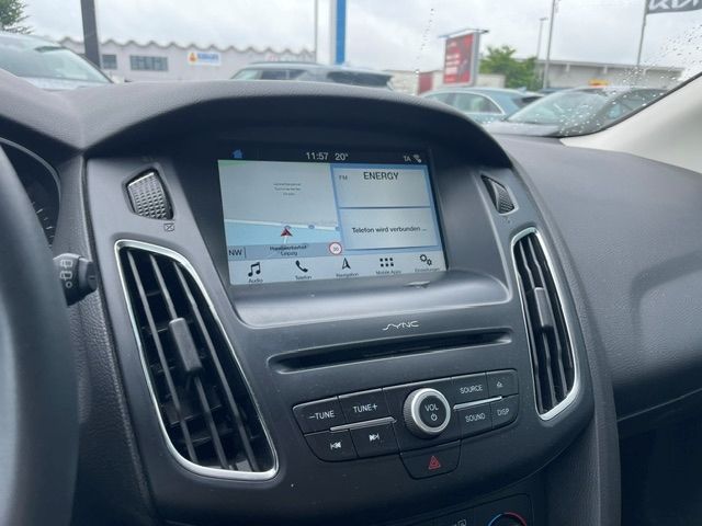 Fahrzeugabbildung Ford Focus Turnier Business Allwetter Sitzheizung