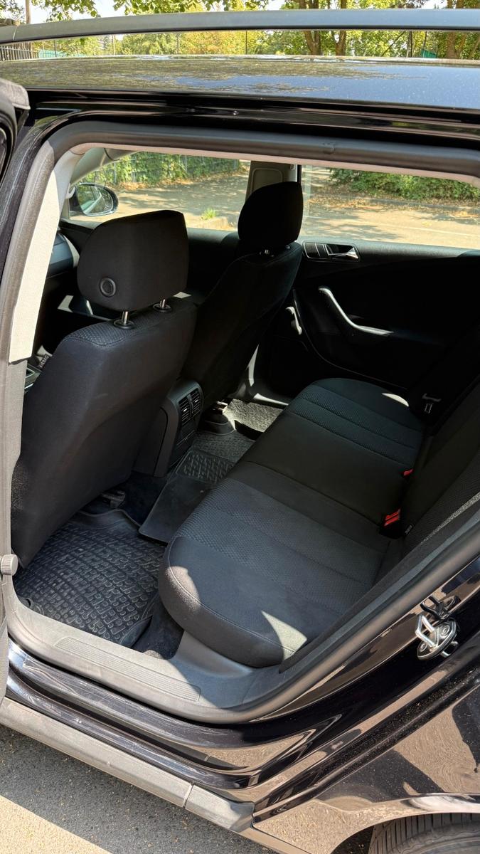 Volkswagen Passat 2006 — photo 14